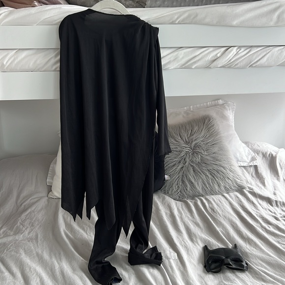 kids Batman Costume (size Small) - Picture 4 of 4